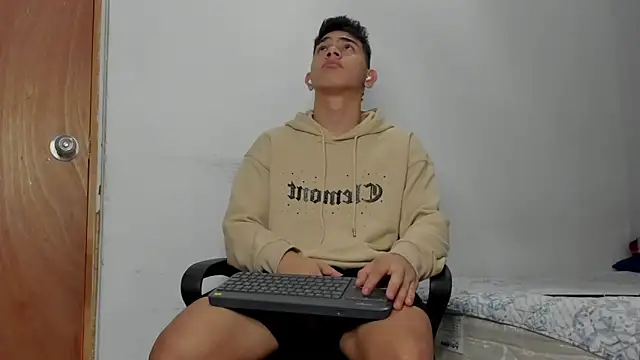 andrew rose  online show from 27, 3, 2026