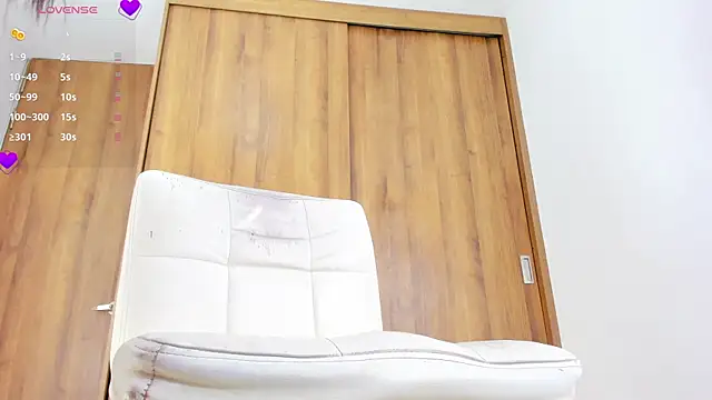 charlotte cruzx online show from 22, 12, 2024