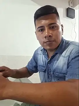 Snapshot of Willner08 chatting on 5, 3, 2025 Willner08 online show from 5, 3, 2025