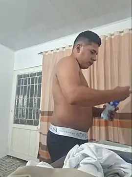 Snapshot of Willner08 chatting on 28, 10, 2025 Willner08 online show from 28, 10, 2025