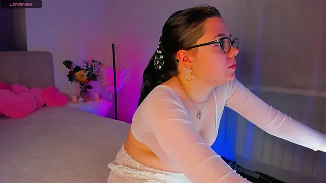 Snapshot of SelenaaSky chatting on 12, 12, 2024 SelenaaSky online show from 12, 12, 2024