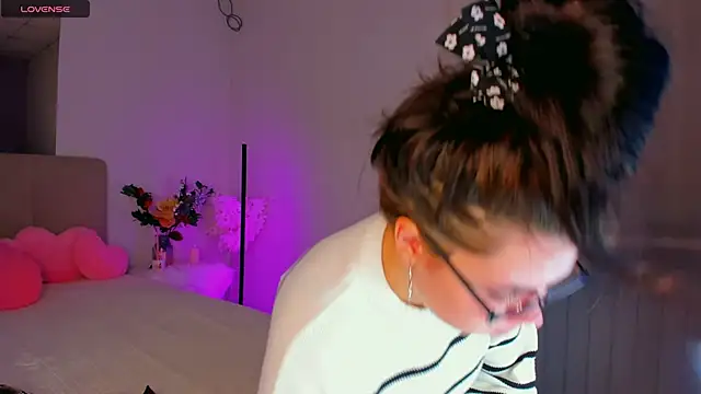 Snapshot of SelenaaSky chatting on 18, 12, 2024 SelenaaSky online show from 18, 12, 2024