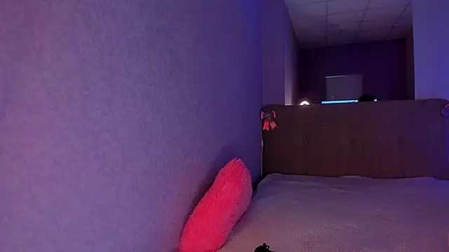 Snapshot of SelenaaSky chatting on 7, 1, 2025 SelenaaSky online show from 7, 1, 2025