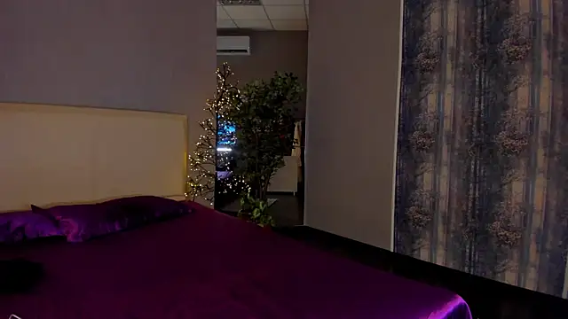 Snapshot of SelenaaSky chatting on 9, 1, 2025 SelenaaSky online show from 9, 1, 2025