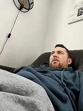 Snapshot of Au_plaisir_des_femmes chatting on 7, 2, 2026 Au plaisir des femmes online show from 7, 2, 2026