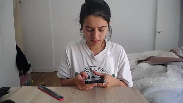 Snapshot of Contantin_helena chatting on 24, 12, 2024 Contantin helena online show from 24, 12, 2024