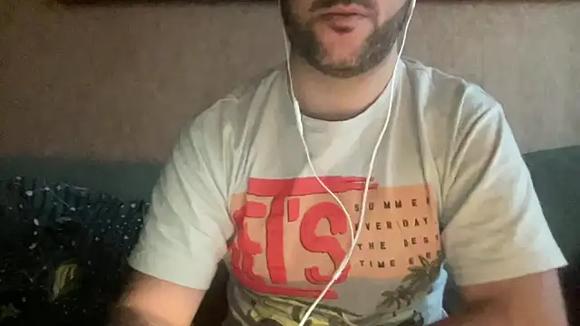 Snapshot of RedDante89 chatting on 13, 12, 2024 RedDante89 online show from 13, 12, 2024