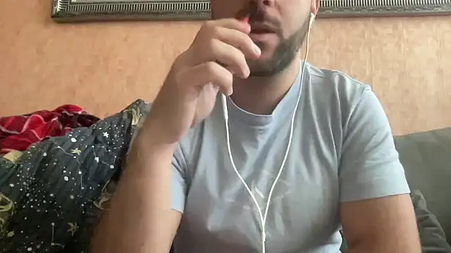 Snapshot of RedDante89 chatting on 15, 12, 2024 RedDante89 online show from 15, 12, 2024