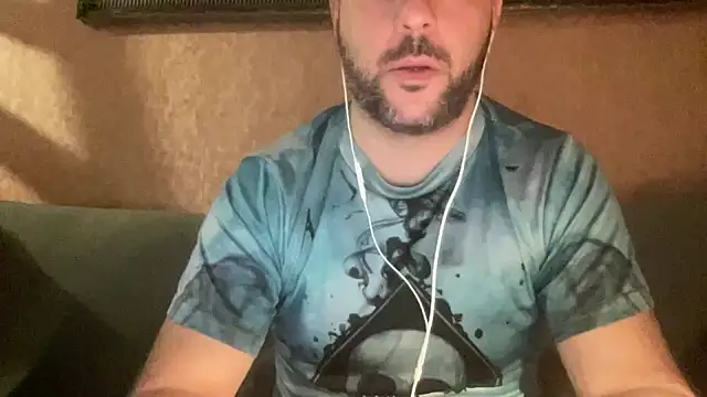 Snapshot of RedDante89 chatting on 18, 12, 2024 RedDante89 online show from 18, 12, 2024