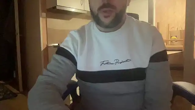 Snapshot of RedDante89 chatting on 1, 1, 2025 RedDante89 online show from 1, 1, 2025