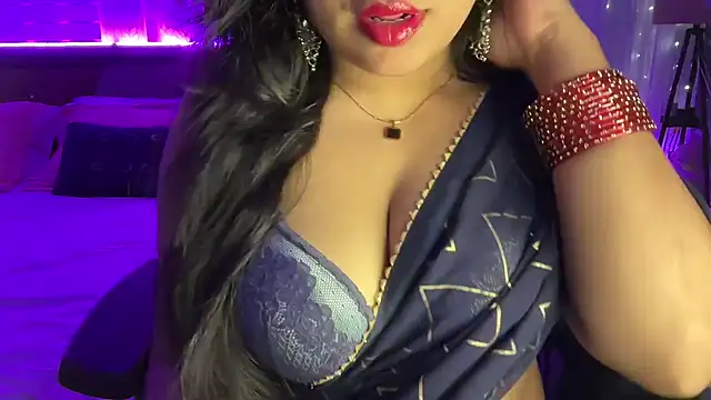 Snapshot of Spice-Summi chatting on 14, 5, 2026 Spice-Summi online show from 14, 5, 2026
