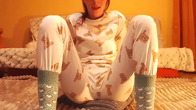 Snapshot of LovelyAndraGirl chatting on 12, 10, 2025 LovelyAndraGirl online show from 12, 10, 2025