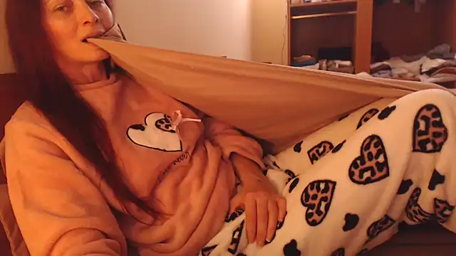 Snapshot of LovelyAndraGirl chatting on 10, 1, 2026 LovelyAndraGirl online show from 10, 1, 2026