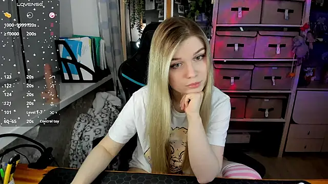 Snapshot of omg_lina chatting on 4, 12, 2024 omg lina online show from 4, 12, 2024