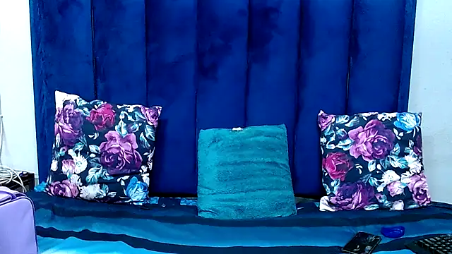 HotSmallTits online show from 14, 4, 2026