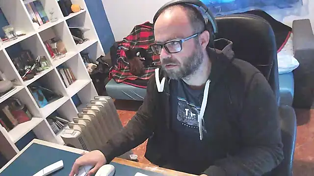 ravingr4d4 online show from 21, 3, 2025