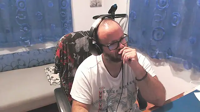 ravingr4d4 online show from 2, 10, 2025