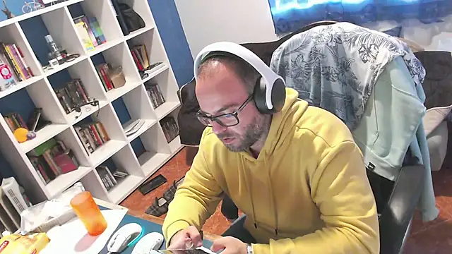 ravingr4d4 online show from 18, 11, 2025