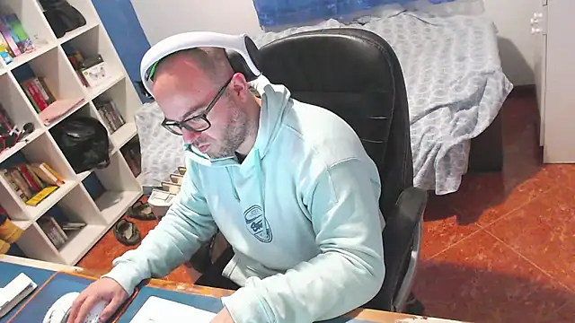 ravingr4d4 online show from 2, 2, 2026