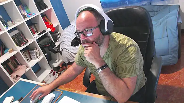 ravingr4d4 online show from 19, 5, 2026