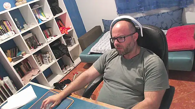 ravingr4d4 online show from 31, 5, 2026
