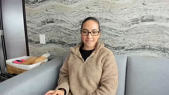 Sophi  a online show from 11, 2, 2025