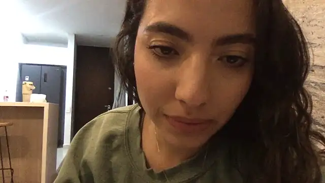 Sophi  a online show from 6, 4, 2026