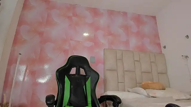 Snapshot of emily_lean_ chatting on 3, 10, 2025 emily lean online show from 3, 10, 2025