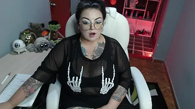 Snapshot of juliette_rd chatting on 15, 12, 2024 juliette rd online show from 15, 12, 2024