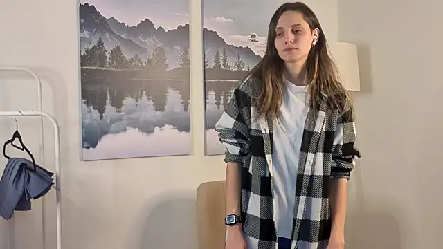 Snapshot of JaniceHanson chatting on 20, 11, 2025 JaniceHanson online show from 20, 11, 2025