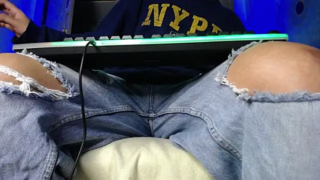 zacwatson  online show from 17, 2, 2025