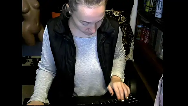 wLESLYMOSw online show from 2, 12, 2025