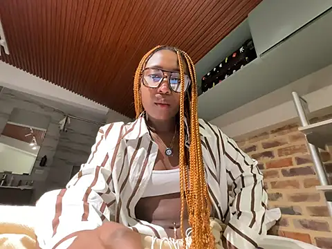 EmmaSanzz  online show from 27, 3, 2026