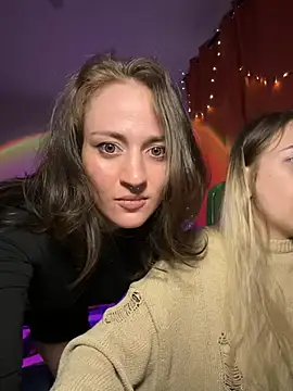 Snapshot of Dooubletroublee chatting on 8, 12, 2024 Dooubletroublee online show from 8, 12, 2024