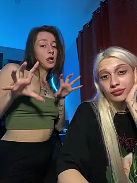 Snapshot of Dooubletroublee chatting on 11, 9, 2025 Dooubletroublee online show from 11, 9, 2025