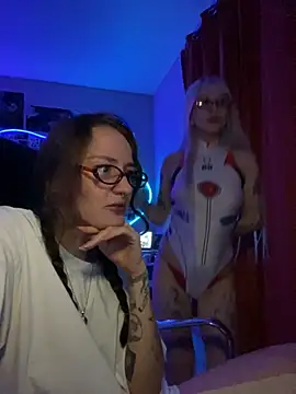 Snapshot of Dooubletroublee chatting on 3, 10, 2025 Dooubletroublee online show from 3, 10, 2025