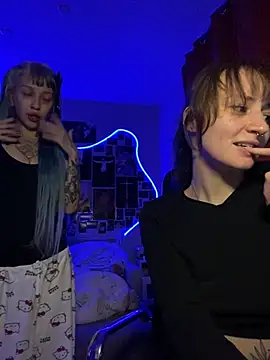 Dooubletroublee online show from 8, 11, 2025