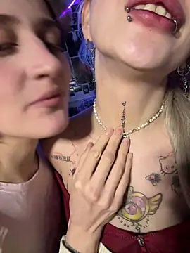 Dooubletroublee online show from 26, 3, 2026