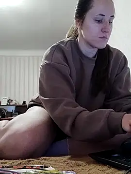 Snapshot of emeli_moon chatting on 17, 10, 2025 emeli moon online show from 17, 10, 2025