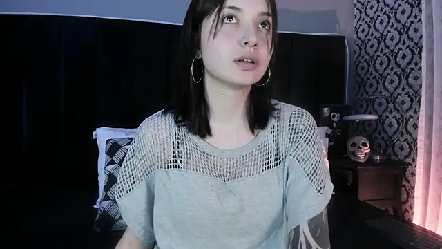 Adeelinee online show from 26, 3, 2026