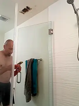 El Gizmo online show from 2, 3, 2025