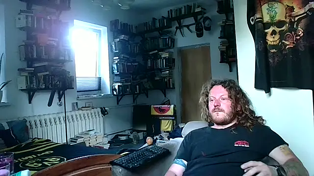Snapshot of sunr1sa chatting on 22, 5, 2026 sunr1sa online show from 22, 5, 2026