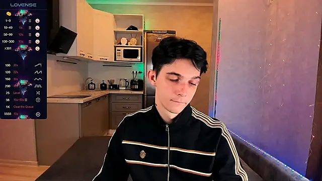 Aaron Boom online show from 13, 9, 2025