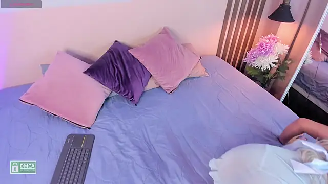 charloottee 1 online show from 13, 12, 2024