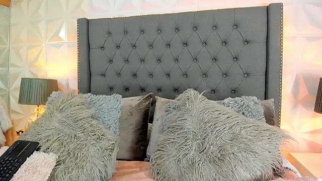 sarah salis  online show from 16, 1, 2025