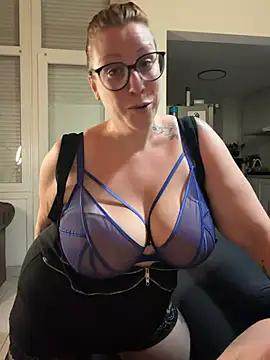 darkmoonsubmissive online show from 25, 6, 2026