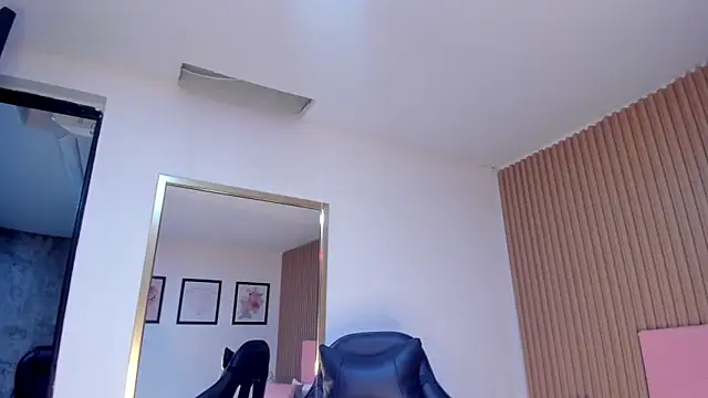 Dakota diaz  online show from 27, 2, 2025