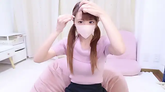 Snapshot of shihori_s2 chatting on 15, 10, 2025 shihori s2 online show from 15, 10, 2025