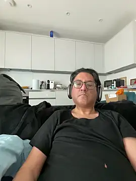 Snapshot of Robin007 chatting on 12, 3, 2025 Robin007 online show from 12, 3, 2025