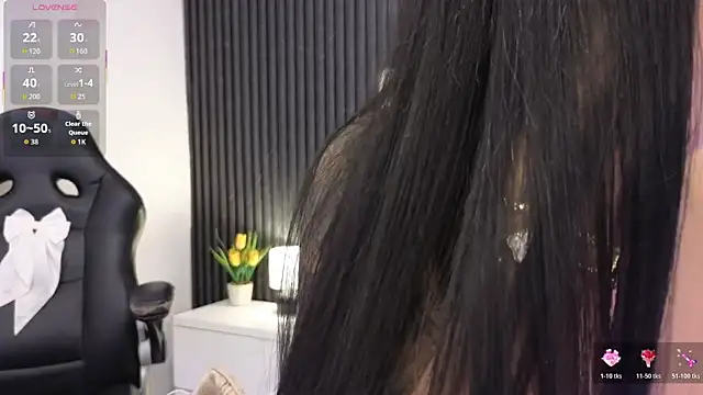 Madiee Rhea online show from 7, 4, 2026